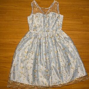 Blue floral lace dress juniors size M? Unbranded